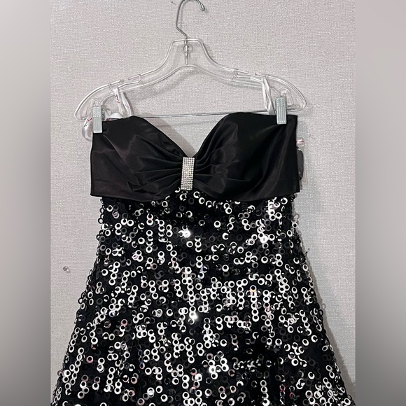 Xcite Strapless Mini Prom Dress Silver Black Size 12 NWT Homecoming Party - Picture 3 of 9